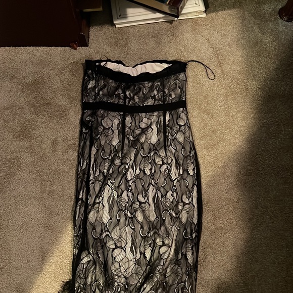 Strapless lace knee length - Picture 4 of 5